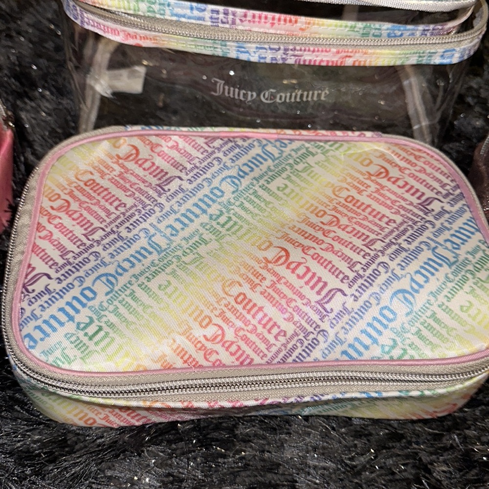 Juicy Couture nested cosmetic/toiletry bag set - Picture 2 of 9